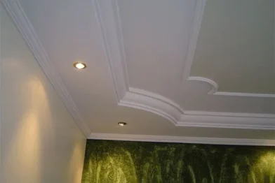 Molduras e sancas em gesso